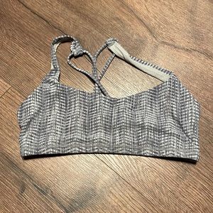 Lululemon free to be bra sz 6